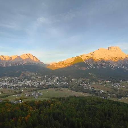 公寓 Panorama Mozzafiato 科尔蒂纳丹佩佐